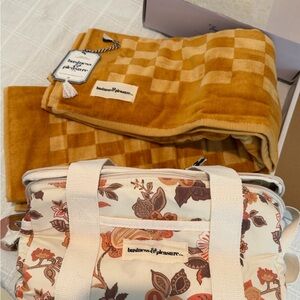 NWT Business & Pleasure Co Beach Towel & Cooler Paisley Bay Vintage Gold Checker